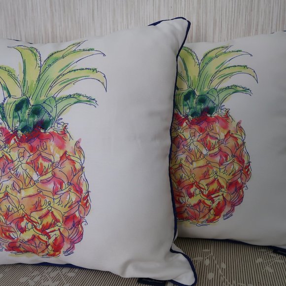 Tommy Bahama Accents 2 New Tommy Bahama Pineapple Pillows 2 X 20